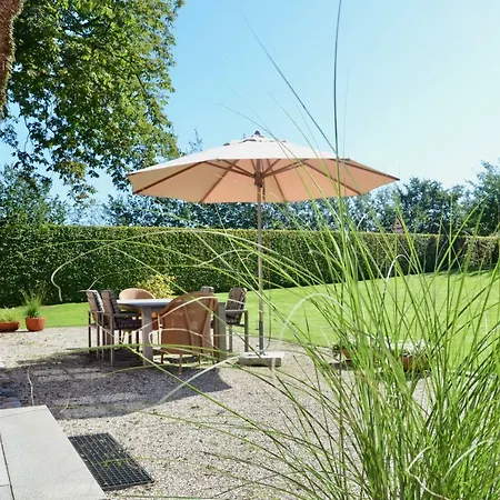 Design Reetdach Ferienhaus Nobilis *