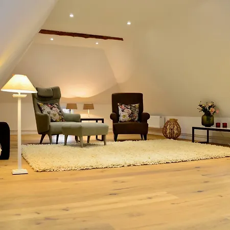 Dom wakacyjny Design Reetdach Ferienhaus Nobilis