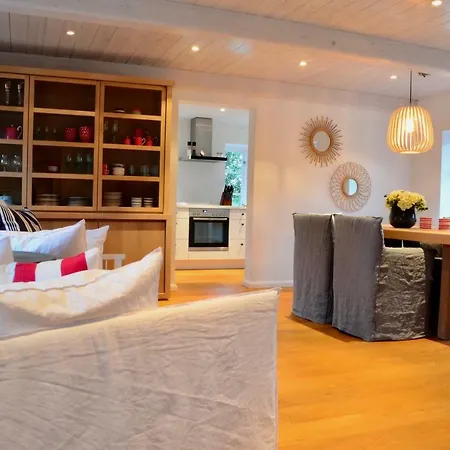 Dom wakacyjny Design Reetdach Ferienhaus Nobilis